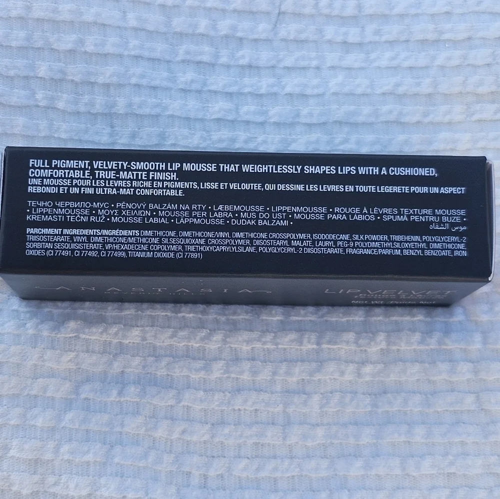Anastasia Beverly Hills Lip Velvet Lipstick Mouse Matte shade parchment
